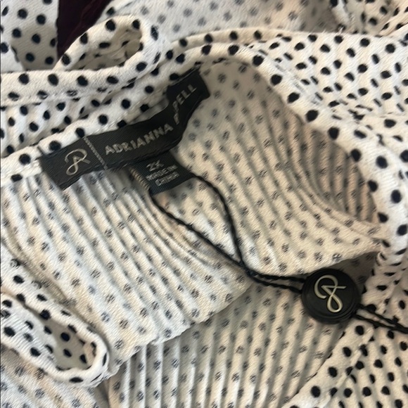 Adrianna Papell Monochrome Polka Dot Blouse - Picture 7 of 7